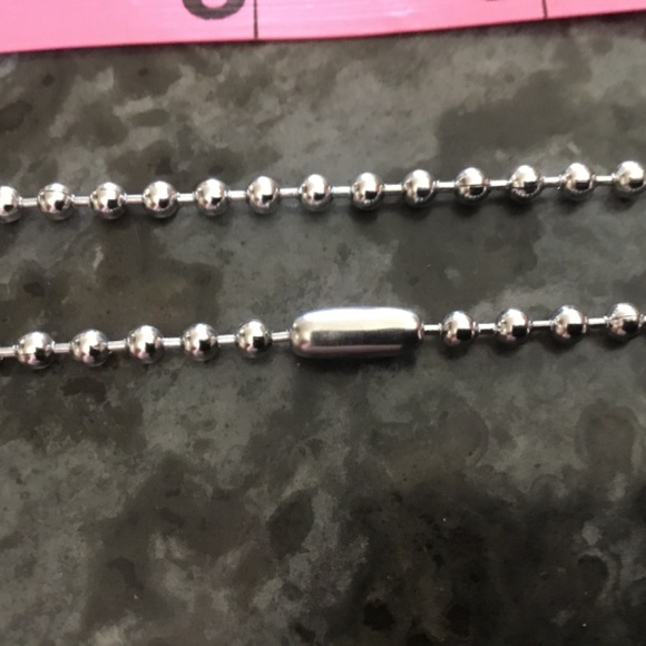 Cross necklace with beaded chain - Picture 3 of 4